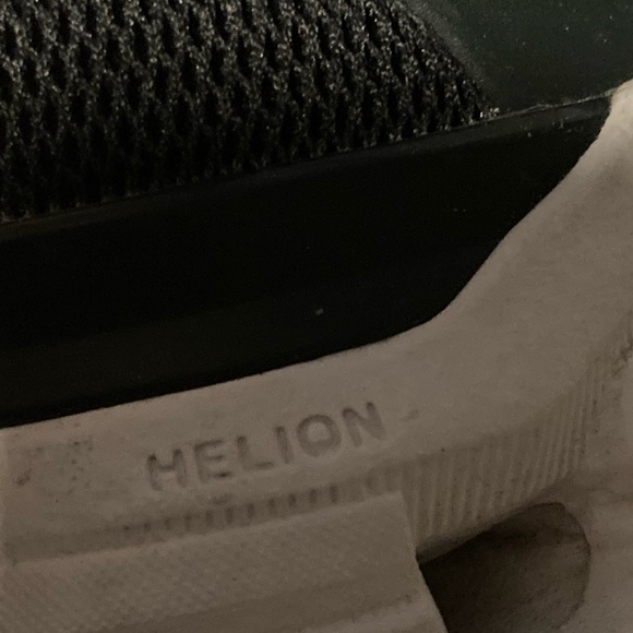 On running, cloud tec, black, size 8, helion, swiss engineering, comfy running - Picture 9 of 12